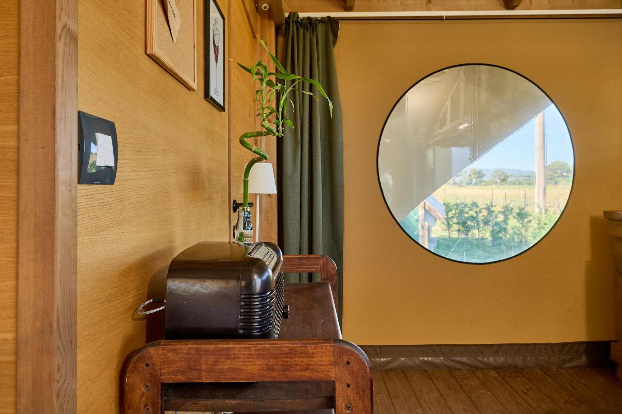 Suite Glamping Vicino Al Mare ปีออมบีโน ภายนอก รูปภาพ