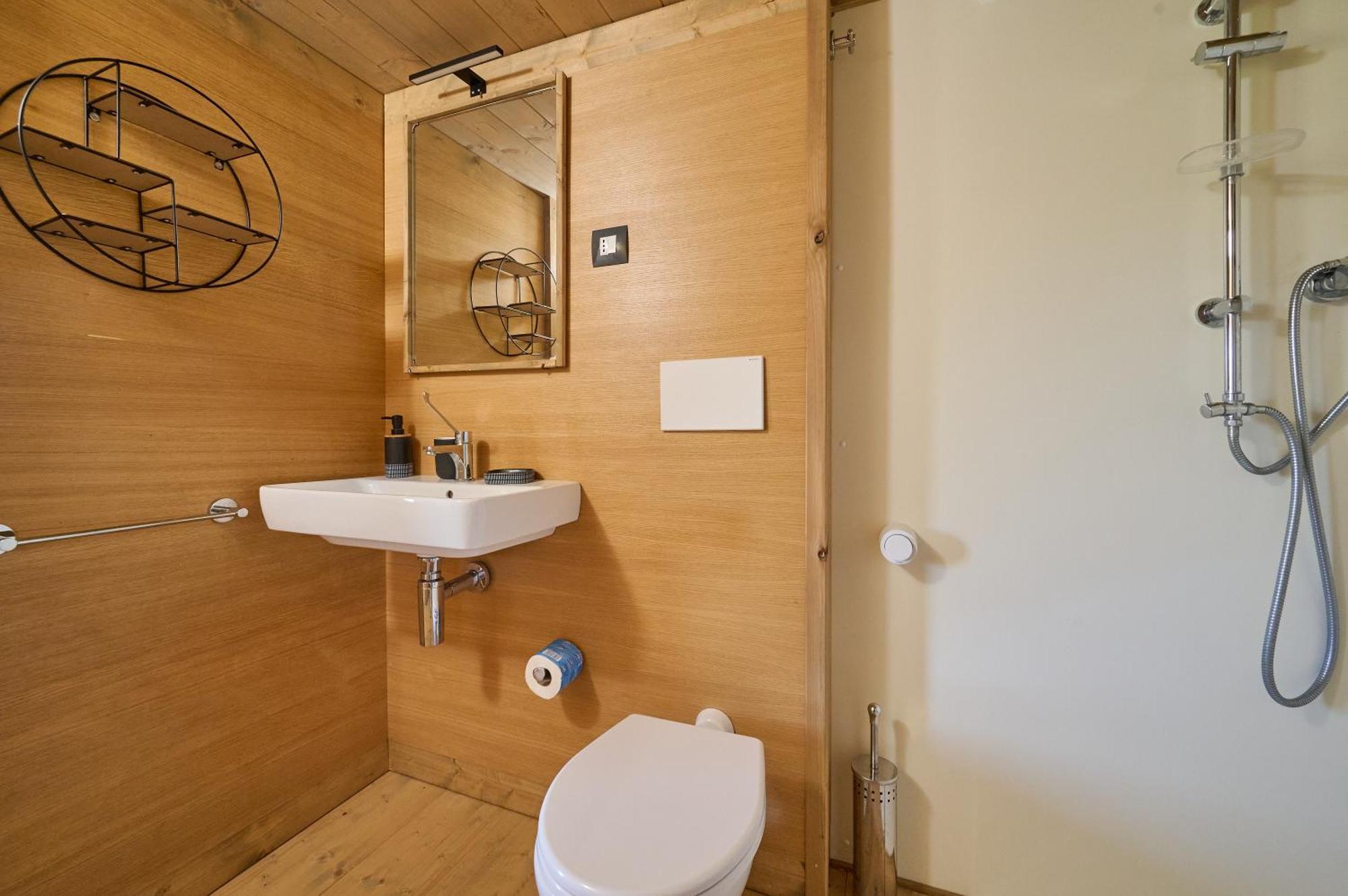 Suite Glamping Vicino Al Mare ปีออมบีโน ภายนอก รูปภาพ